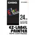 Taśma Casio XR-24WE1 do drukarek etykiet 24mm x 8m czarny nadruk/ białe tło (XR-24WE1)